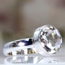 Srebrny pierścionek Kryształ